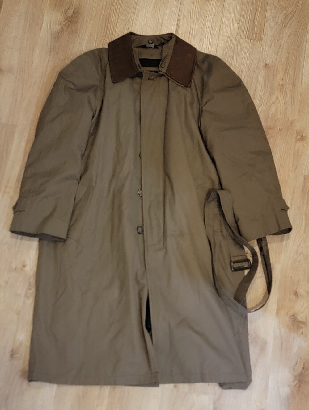 Jos. A. Bank single-breasted belted trench coat featuring a contrast brown leat